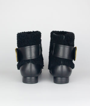 alexander-mcqueen-boots-bottines-plates-cuir-noir-boucle7