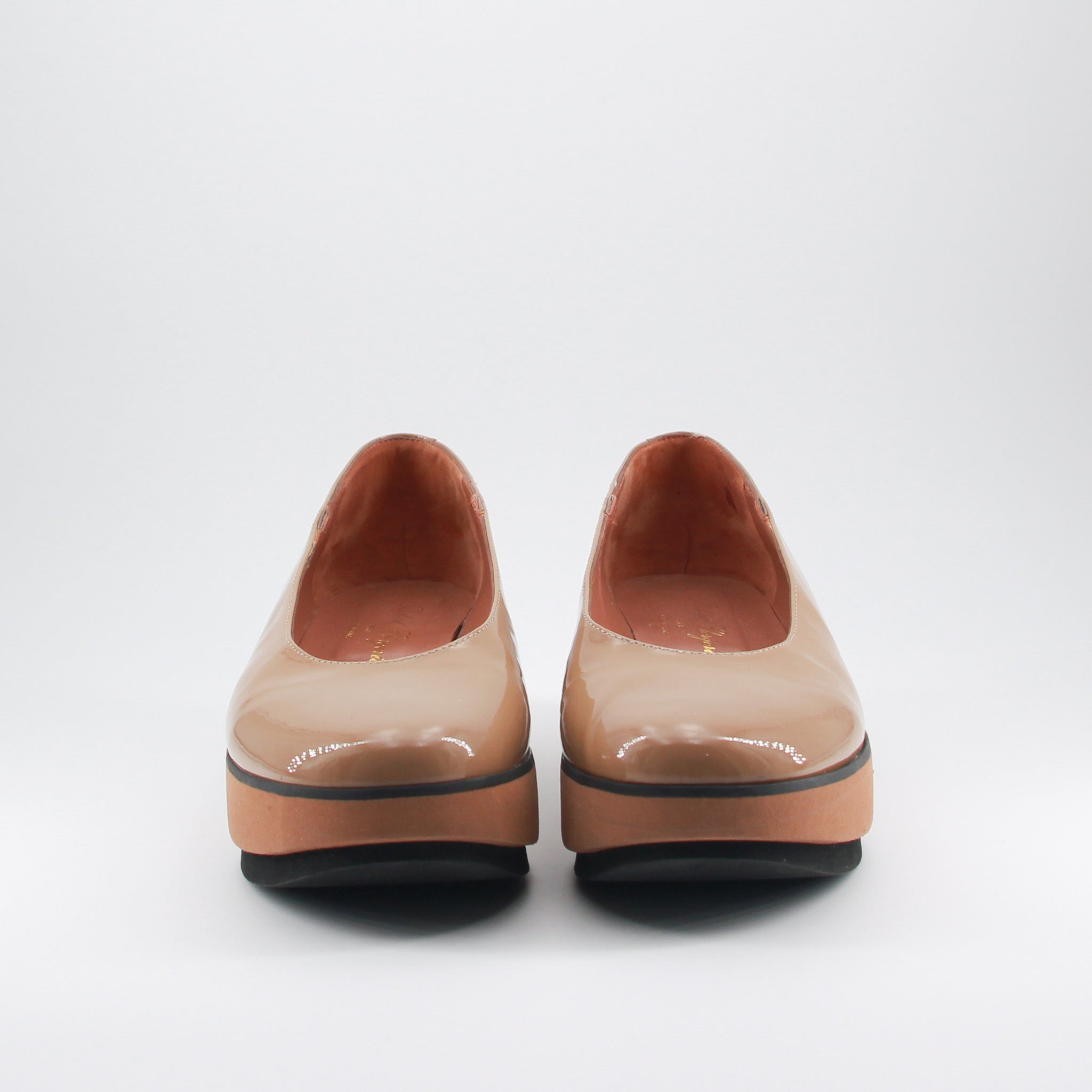 ballerines ballerinas ballet slippers CLERGERIE beige nude cuir verni patent leather the tiger twist house of bichonnage chaussure de luxe luxury shoes seconde main second hand rénovée renovated cordonnerie repair annecy