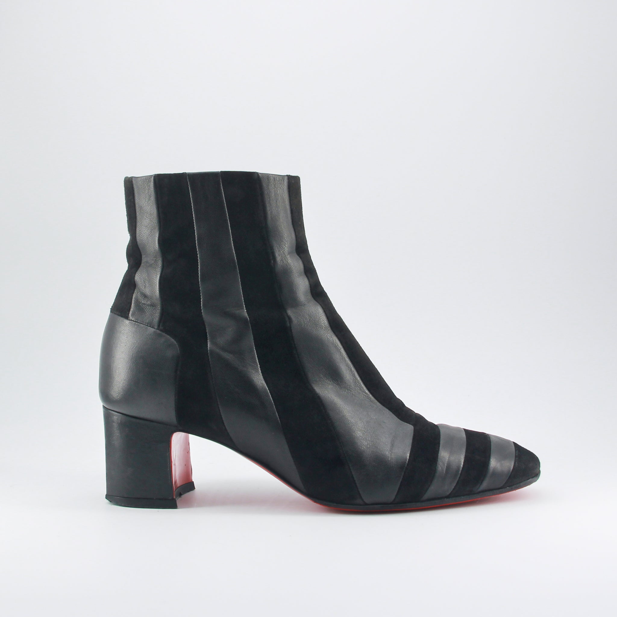 bottines ankle boots CHRISTIAN LOUBOUTIN noir black cuir leather suede the tiger twist house of bichonnage chaussure de luxe luxury shoes seconde main second hand rénovée renovated cordonnerie repair annecy 
