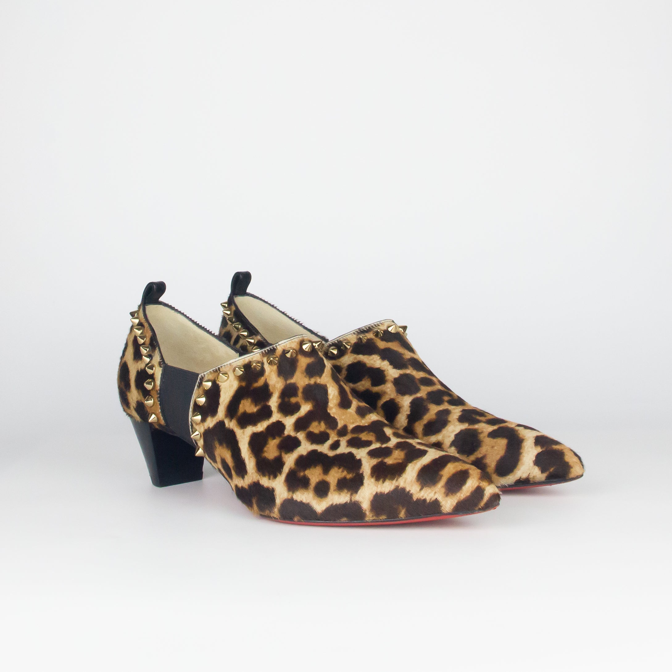 christian-louboutin-bottines leopard-plat-petit-talon-semelle-rouge-boots