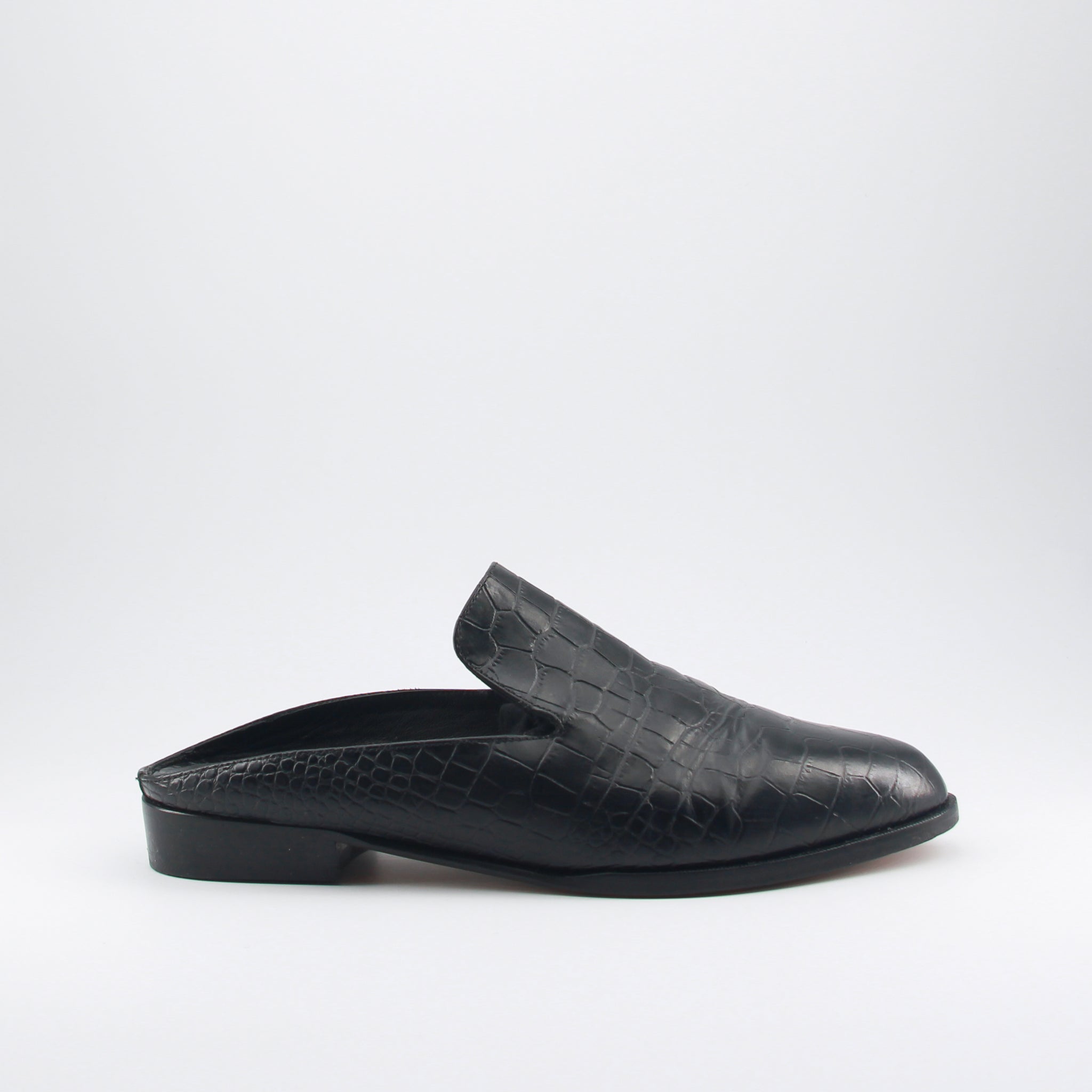 mules slippers CLERGERIE noir black cuir leather the tiger twist house of bichonnage chaussure de luxe luxury shoes seconde main second hand rénovée renovated cordonnerie repair annecy